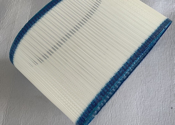Het gemakkelijke Schone Polyester Spiraalvormige Drogere Scherm Mesh Belt For Woven Bags en Houten Karton